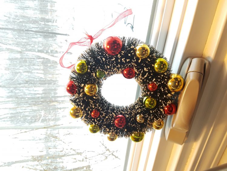 mini wreath with red and gold ornament embellishment
